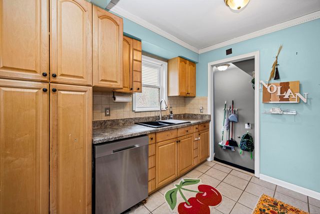 2980 Greenfield Road, Berkley, MI 48072