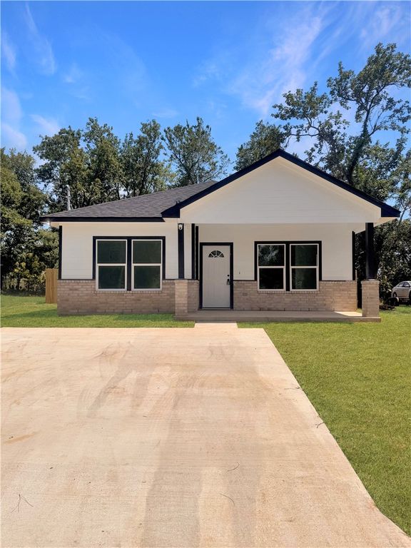1317 New Street, Hearne, TX 77859 — exterior