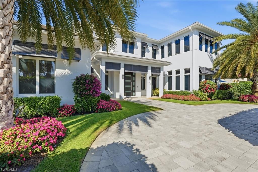 725 Harbour DR, NAPLES, FL 34103 — photo 3