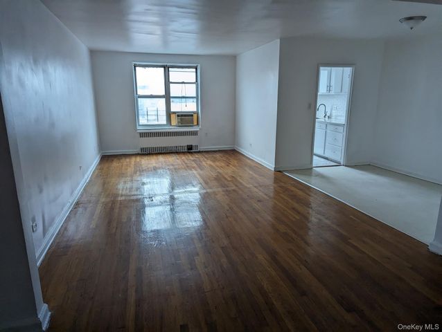 4225 80th Street 6F, Elmhurst, NY 11373