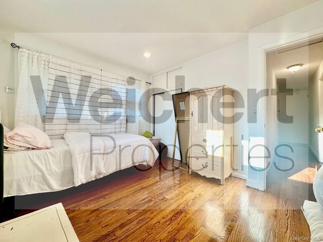 211 W 22nd, Huntington Station, NY 11746