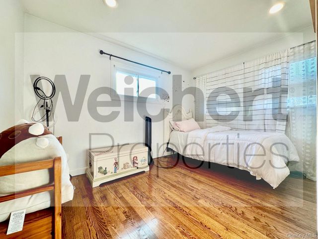 211 W 22nd, Huntington Station, NY 11746