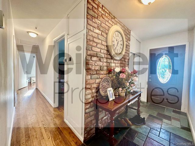 211 W 22nd, Huntington Station, NY 11746
