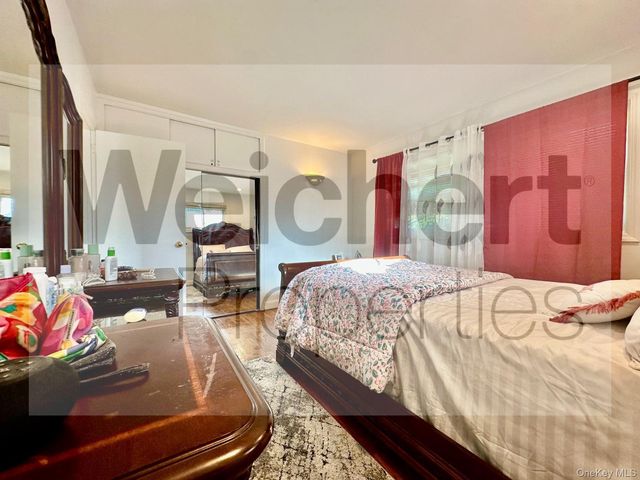 211 W 22nd, Huntington Station, NY 11746
