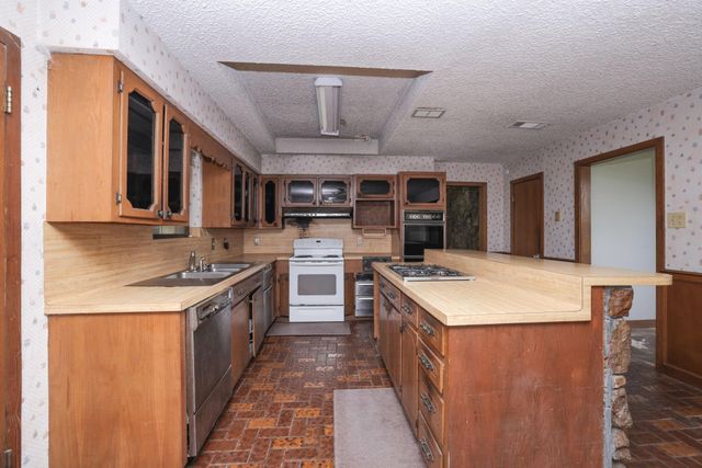 7807 Pecan Forest Lane, Baytown, TX 77521