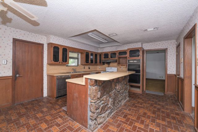 7807 Pecan Forest Lane, Baytown, TX 77521