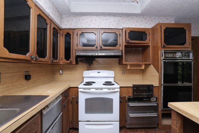 7807 Pecan Forest Lane, Baytown, TX 77521