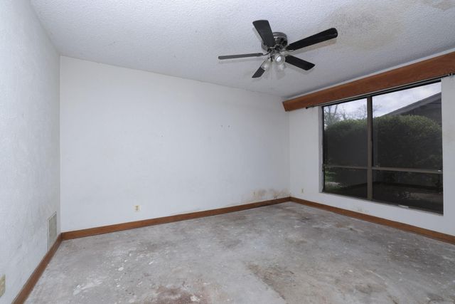 7807 Pecan Forest Lane, Baytown, TX 77521