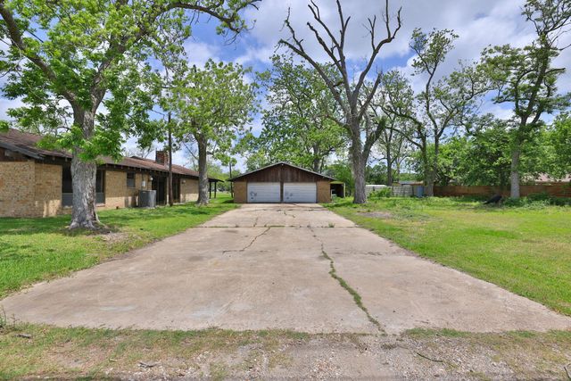 7807 Pecan Forest Lane, Baytown, TX 77521