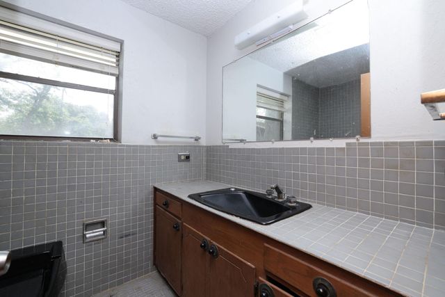 7807 Pecan Forest Lane, Baytown, TX 77521