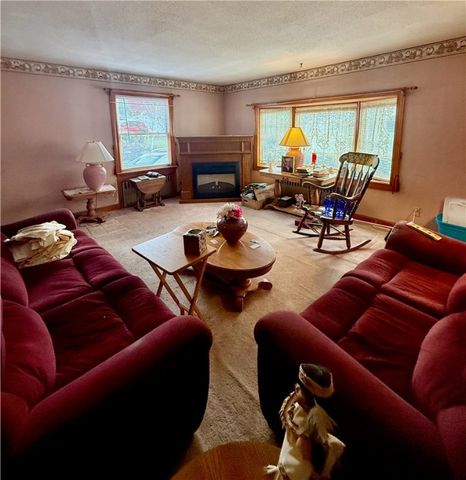 48 Hambly Road, Tiverton, RI 02878