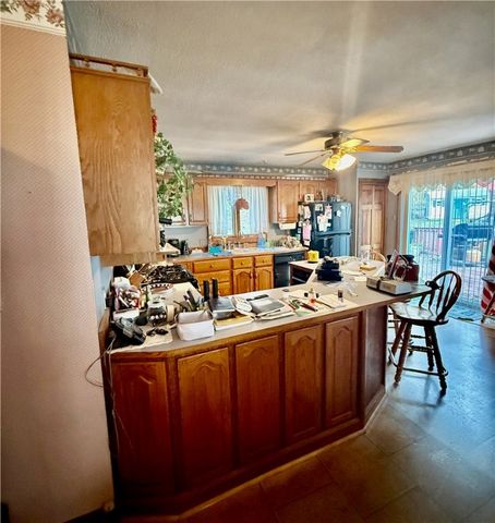 48 Hambly Road, Tiverton, RI 02878