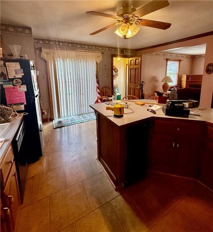 48 Hambly Road, Tiverton, RI 02878