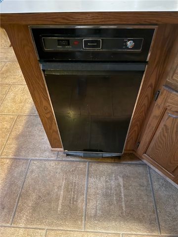 48 Hambly Road, Tiverton, RI 02878