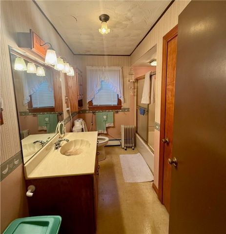 48 Hambly Road, Tiverton, RI 02878