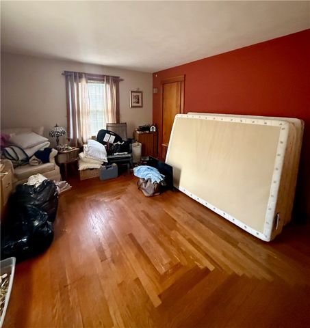 48 Hambly Road, Tiverton, RI 02878