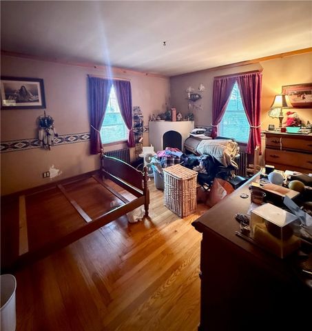 48 Hambly Road, Tiverton, RI 02878