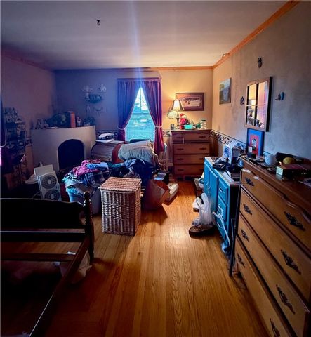 48 Hambly Road, Tiverton, RI 02878