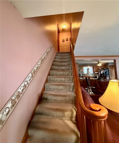 48 Hambly Road, Tiverton, RI 02878