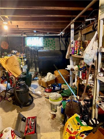 48 Hambly Road, Tiverton, RI 02878