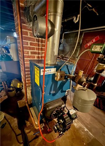 48 Hambly Road, Tiverton, RI 02878