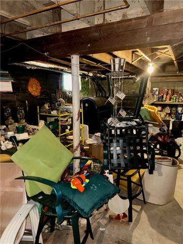 48 Hambly Road, Tiverton, RI 02878