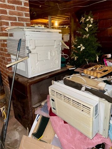 48 Hambly Road, Tiverton, RI 02878