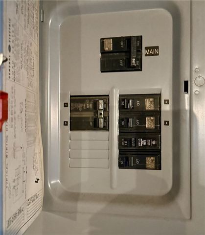 48 Hambly Road, Tiverton, RI 02878