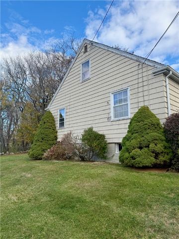 48 Hambly Road, Tiverton, RI 02878