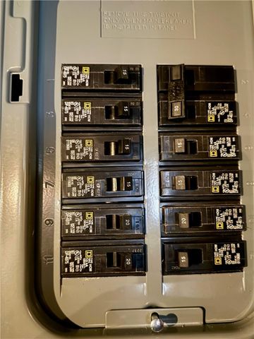 48 Hambly Road, Tiverton, RI 02878