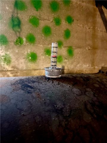 48 Hambly Road, Tiverton, RI 02878