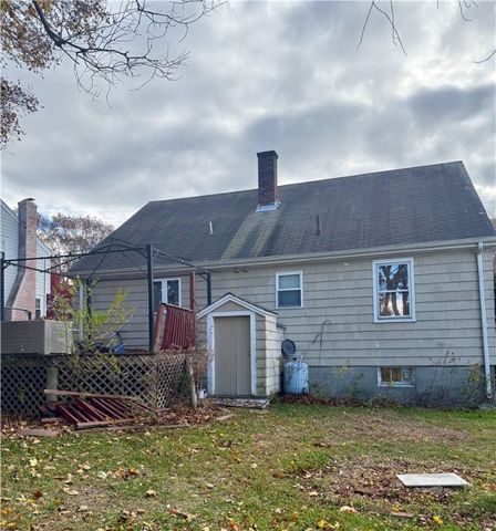 48 Hambly Road, Tiverton, RI 02878