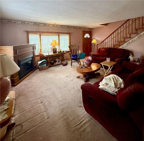 48 Hambly Road, Tiverton, RI 02878