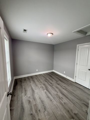 455 Shelby St, Clarksville, TN 37042