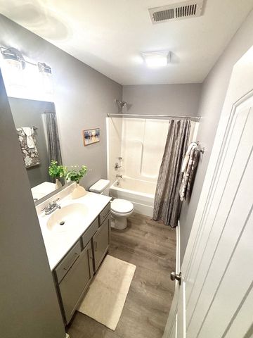 455 Shelby St, Clarksville, TN 37042