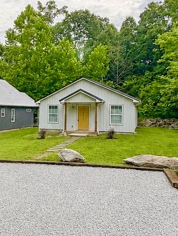 455 Shelby St, Clarksville, TN 37042
