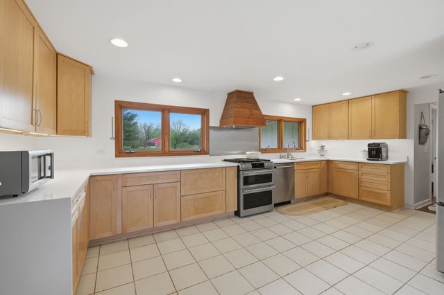 25848 W Scott Road, North Barrington, IL 60010