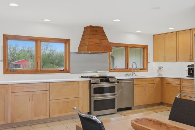 25848 W Scott Road, North Barrington, IL 60010