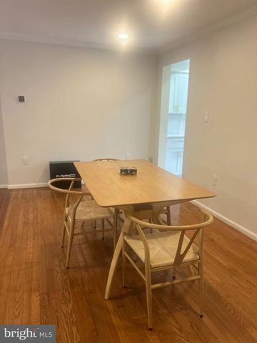 5664 CABELLS MILL CT, Centreville, VA 20120