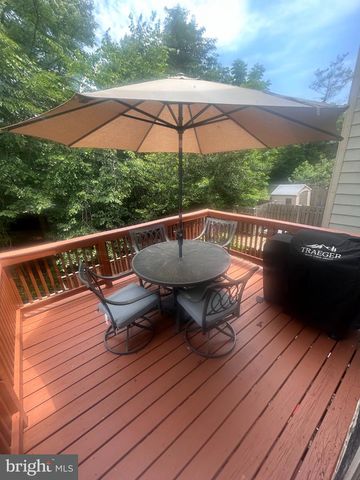 5664 CABELLS MILL CT, Centreville, VA 20120