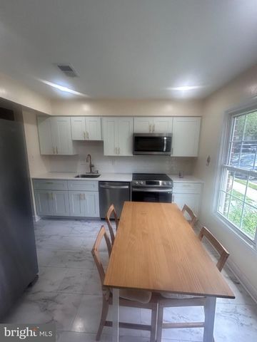 5664 CABELLS MILL CT, Centreville, VA 20120