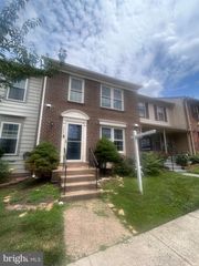 5664 CABELLS MILL CT, Centreville, VA 20120