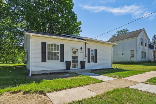 209 S River Street, Evart, MI 49631