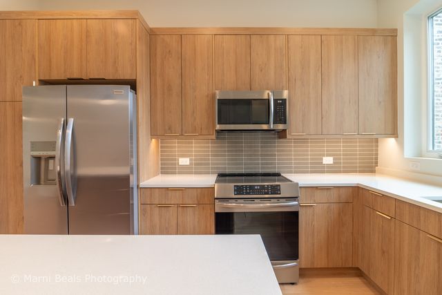 18 W 44th Street, Chicago, IL 60609