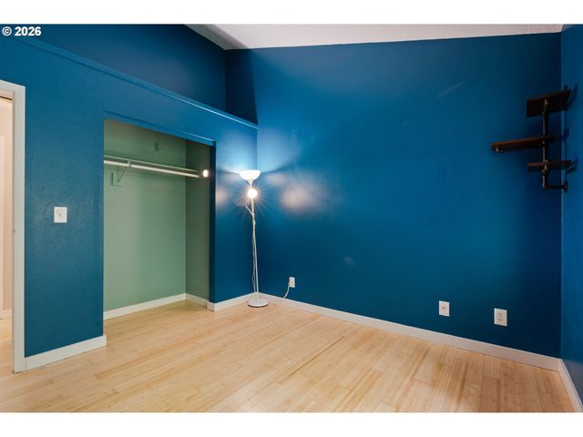 7556 Sw BARNES Rd A, Portland, OR 97225