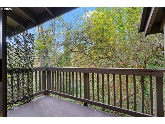 7556 Sw BARNES Rd A, Portland, OR 97225