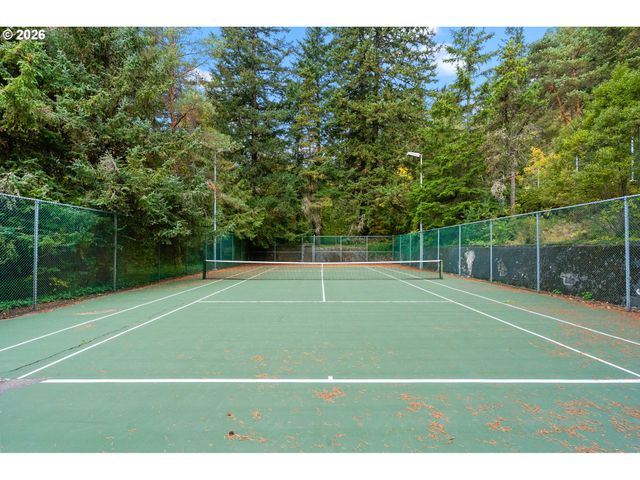 7556 Sw BARNES Rd A, Portland, OR 97225
