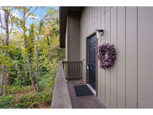 7556 Sw BARNES Rd A, Portland, OR 97225