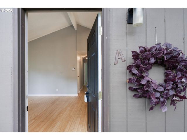 7556 Sw BARNES Rd A, Portland, OR 97225