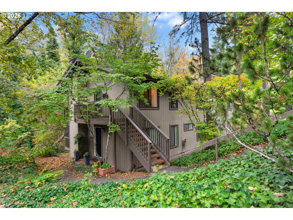7556 Sw BARNES Rd A, Portland, OR 97225